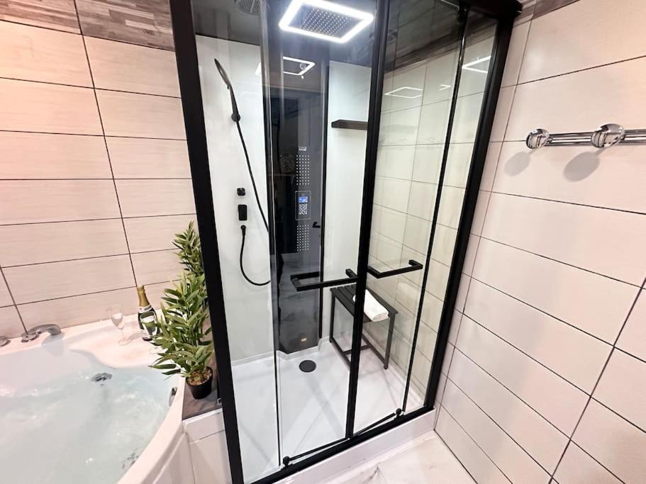 E Servagnat T3 Luxe Avec Sauna Jacuzzi Et Hammam Épernay Zewnętrze zdjęcie